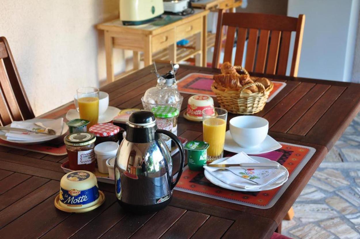 La Petite Tuilerie Hotell Villefranche-sur-Cher Eksteriør bilde